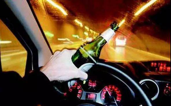 真的假的？最新交規(guī)：酒后躺車內(nèi)休息也算酒駕？