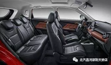 易燃易爆炸！夏天在車?yán)锓胚@些東西絕對(duì)是奪命炸彈！